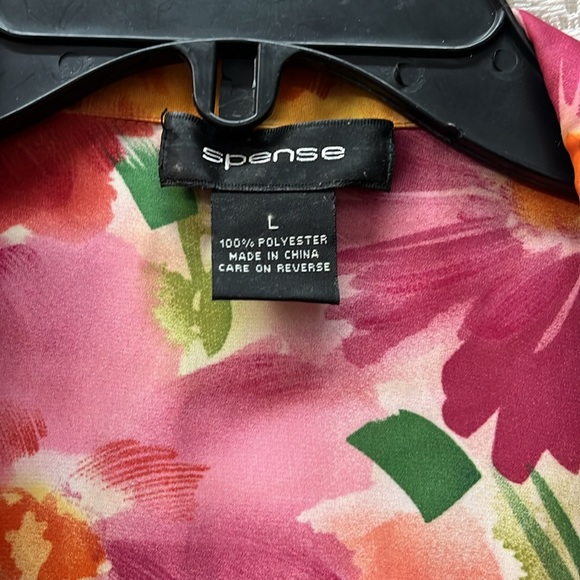 666. Spence floral print top. Size large. - Picture 2 of 3